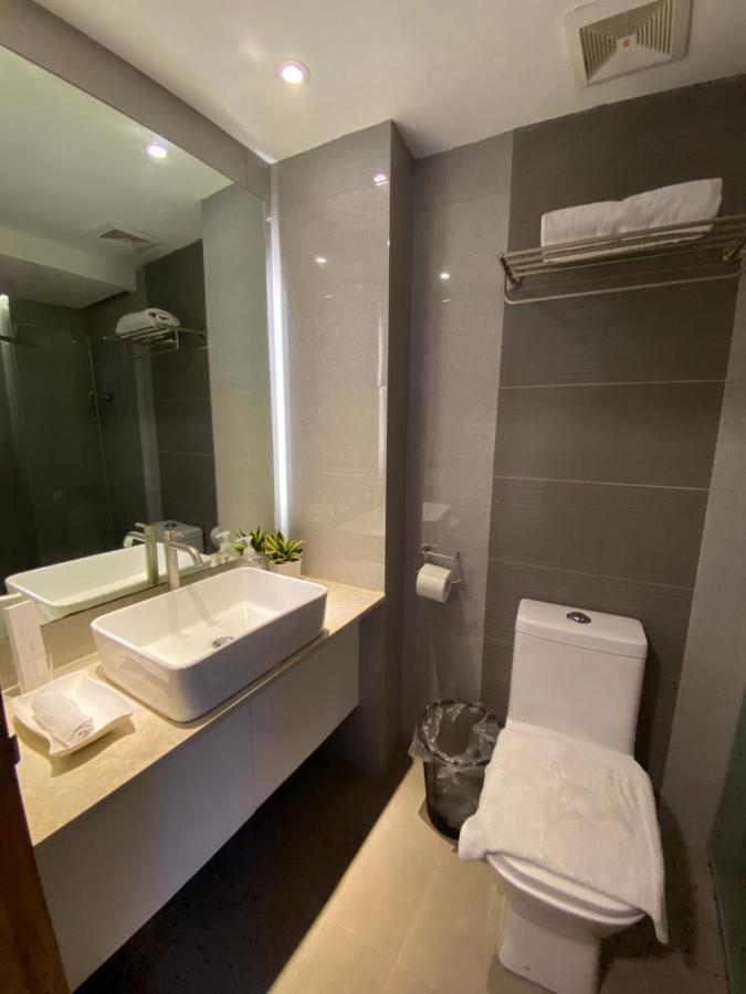 Tely'S Bed & Breakfast Iloilo Powered By Cocotel ภายนอก รูปภาพ