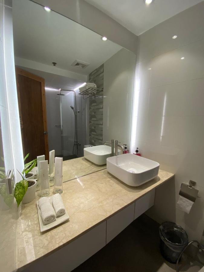 Tely'S Bed & Breakfast Iloilo Powered By Cocotel ภายนอก รูปภาพ