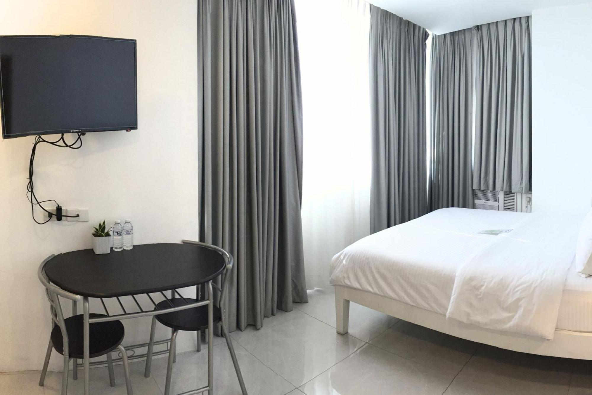 Tely'S Bed & Breakfast Iloilo Powered By Cocotel ภายนอก รูปภาพ