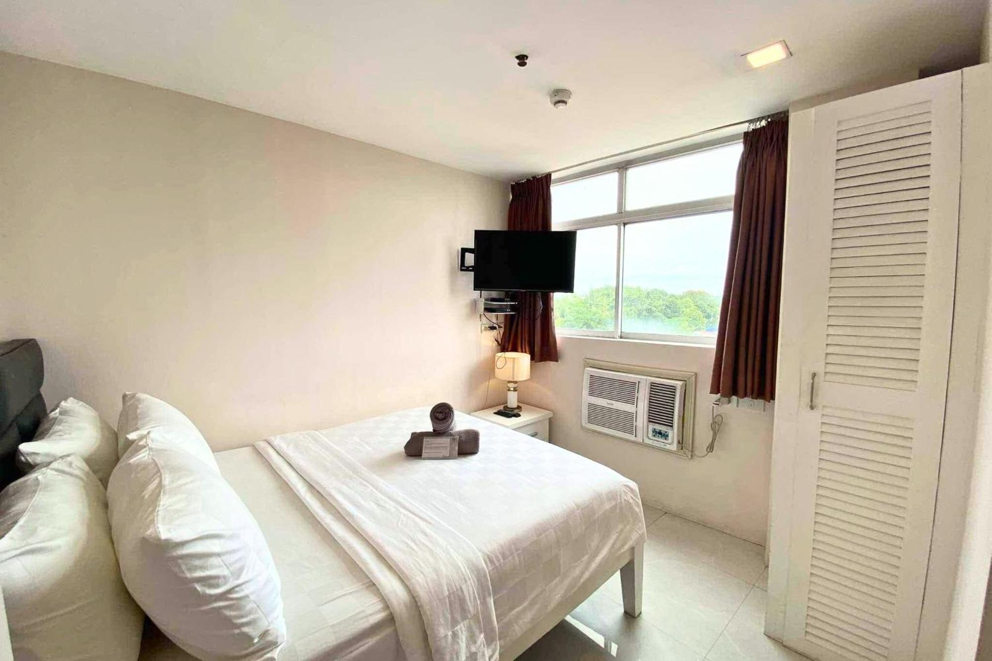 Tely'S Bed & Breakfast Iloilo Powered By Cocotel ภายนอก รูปภาพ