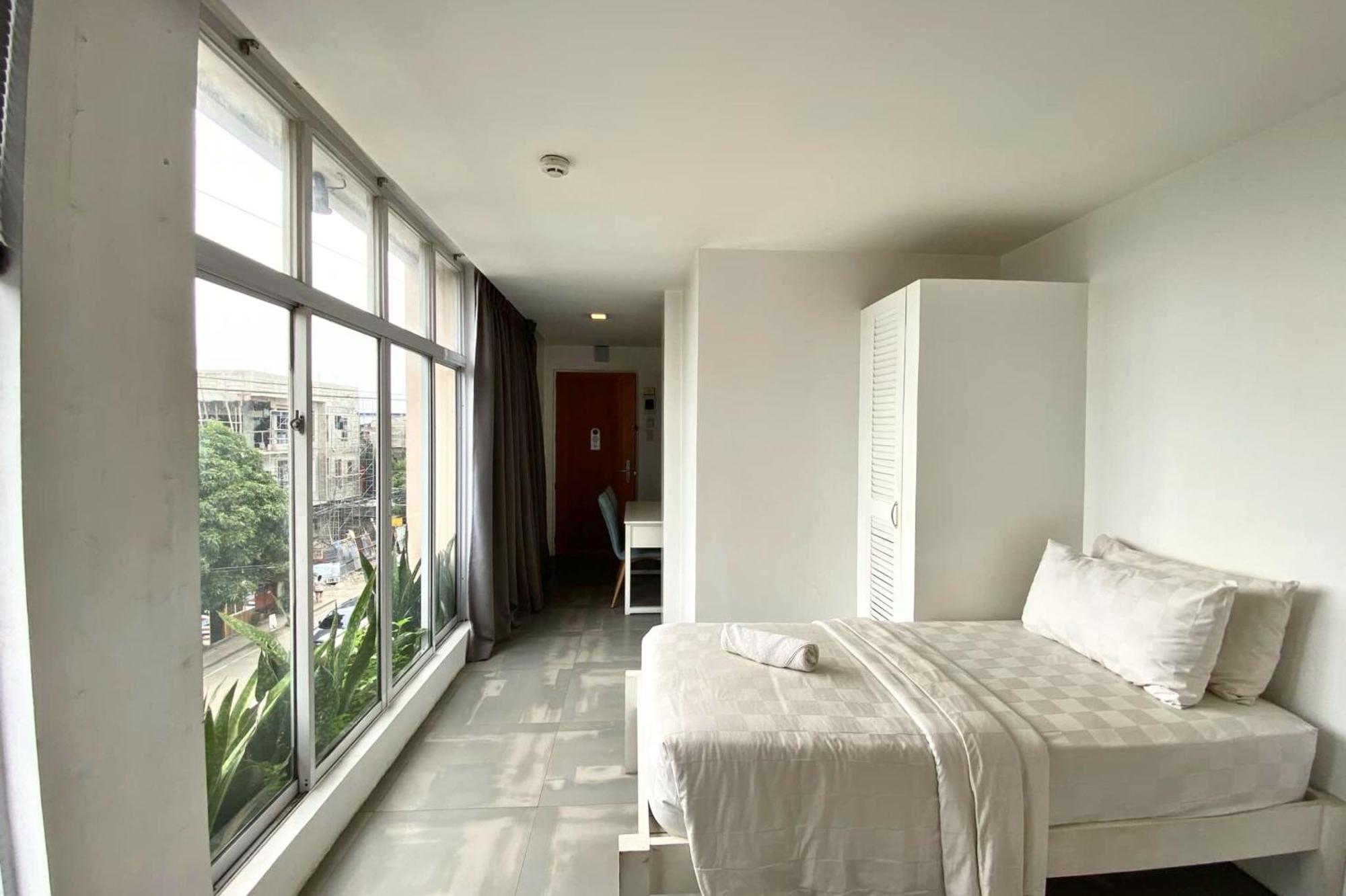 Tely'S Bed & Breakfast Iloilo Powered By Cocotel ภายนอก รูปภาพ