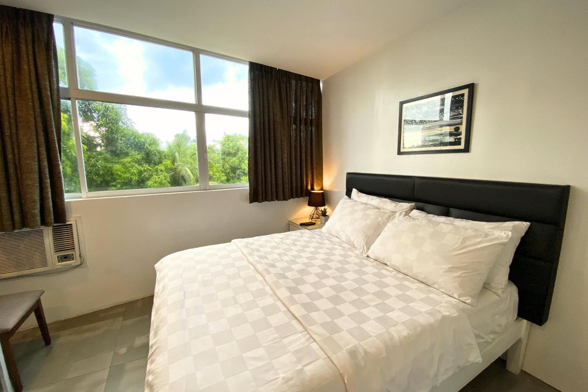 Tely'S Bed & Breakfast Iloilo Powered By Cocotel ภายนอก รูปภาพ